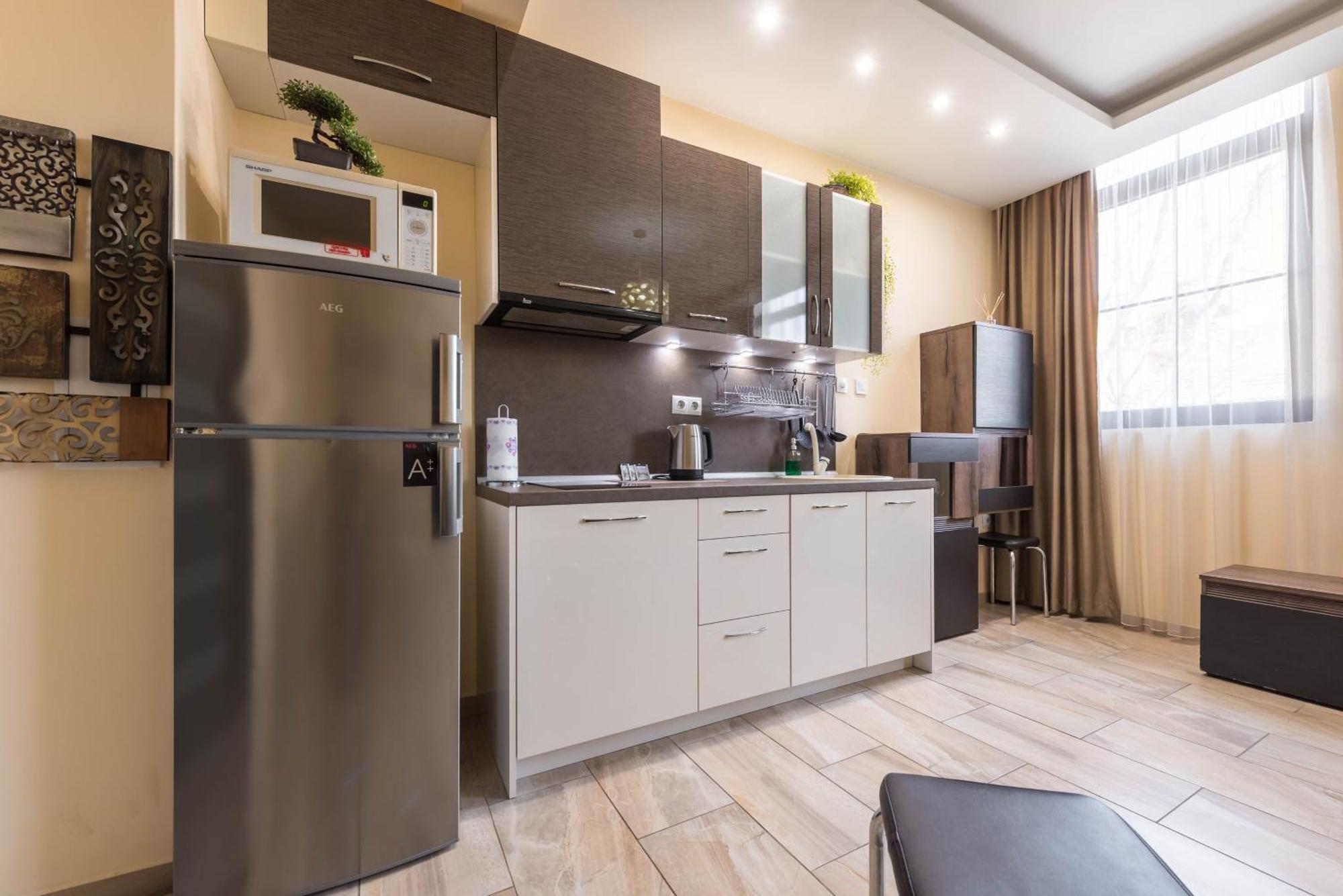 Two Bedroom Cathedral View Apartment Warna Exterior foto