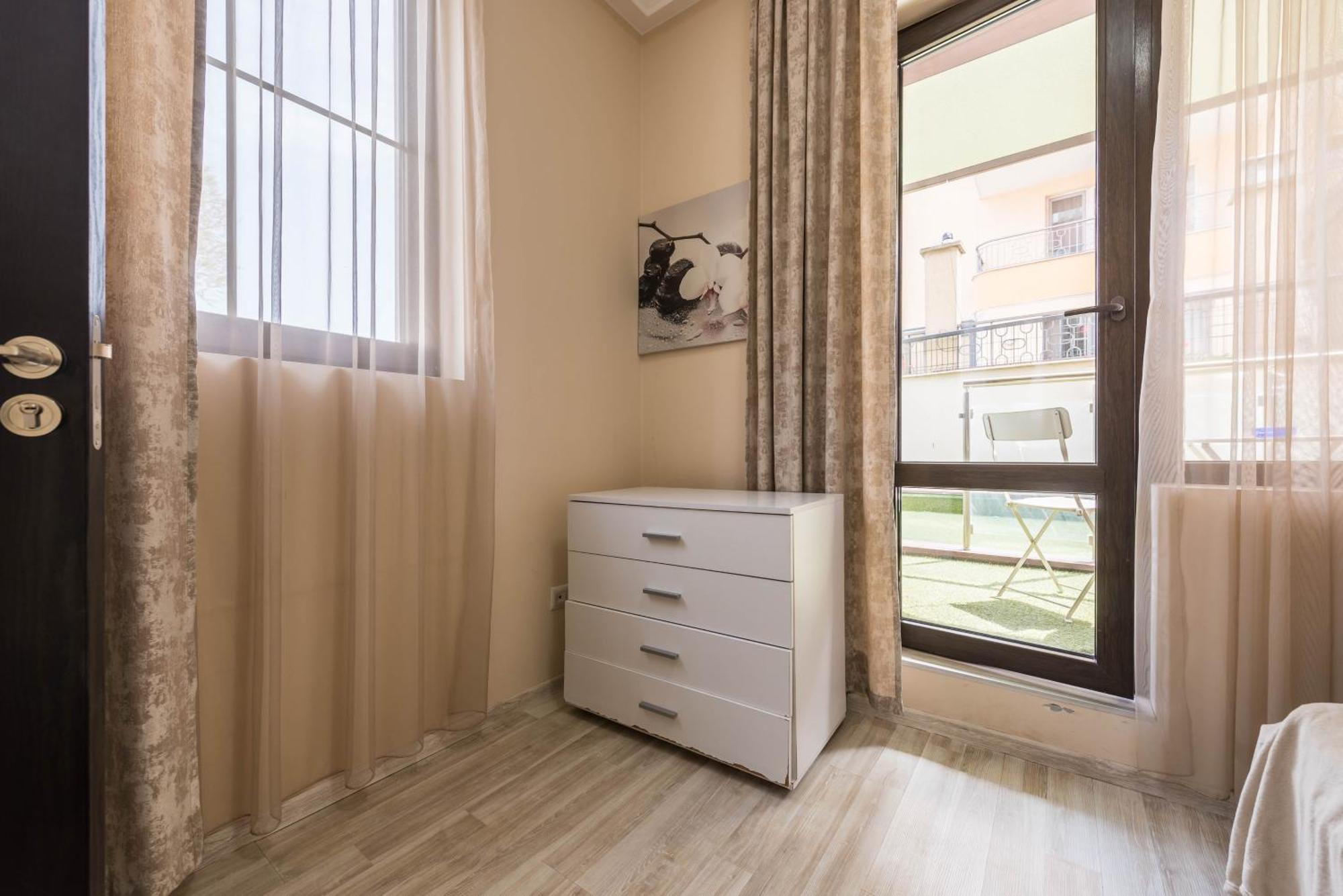 Two Bedroom Cathedral View Apartment Warna Exterior foto