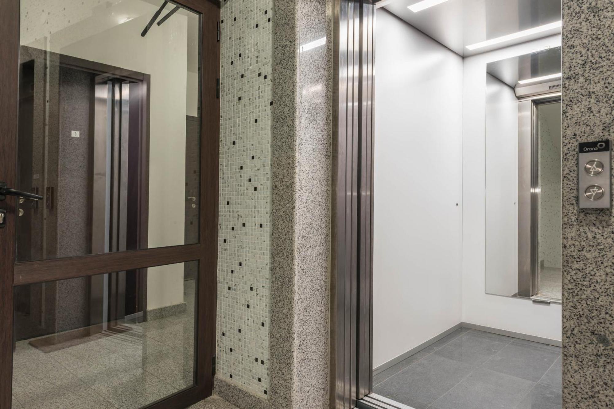 Two Bedroom Cathedral View Apartment Warna Exterior foto